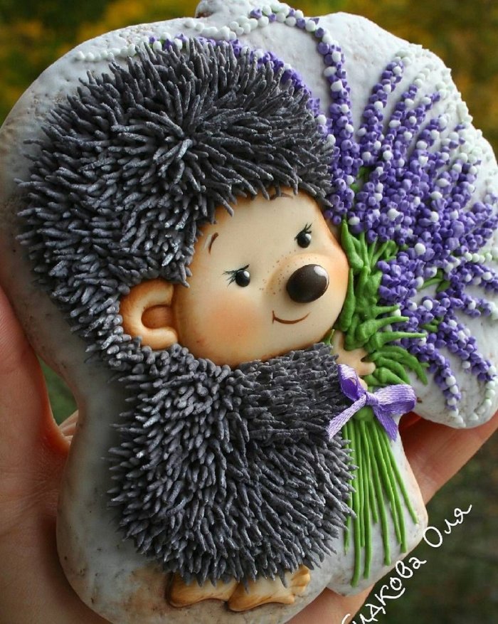 Торт с пряничными ежиками