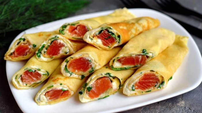 Рулетики с красной икрой