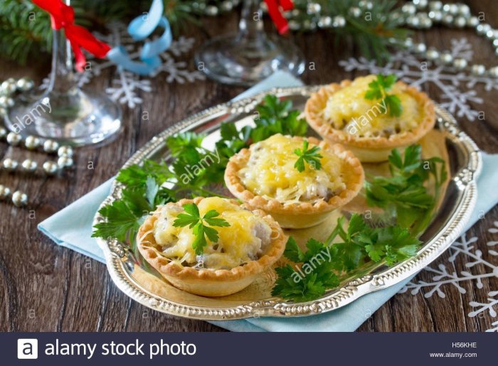 Тарталетки с шампиньонами и сыром