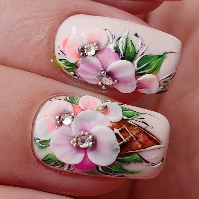 Лепка на ногтях